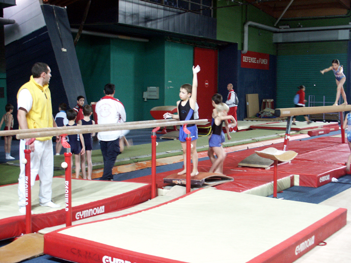2005-01 gym_cor 009.jpg - DCF 1.0